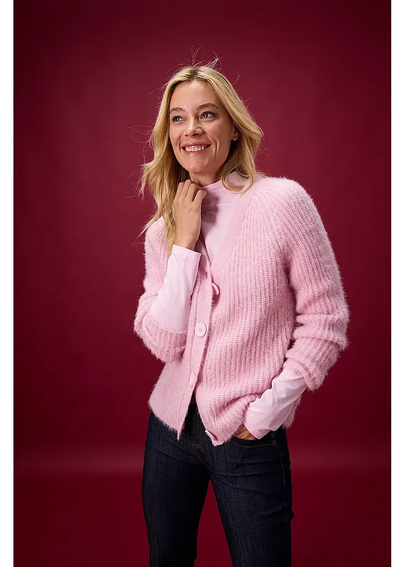 Ribbstickad cardigan med glansiga effekter, bonprix