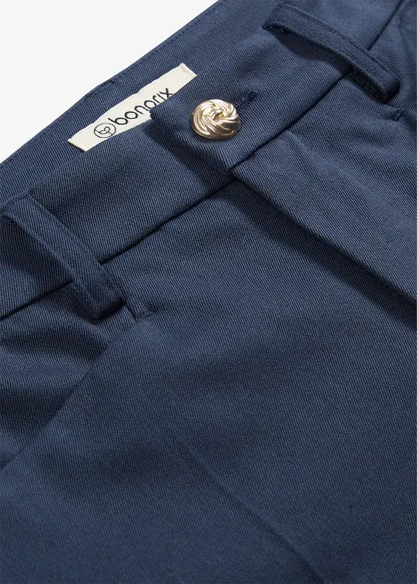 Utsv&auml;ngd 7/8-byxa med dekorativ knapp, bonprix