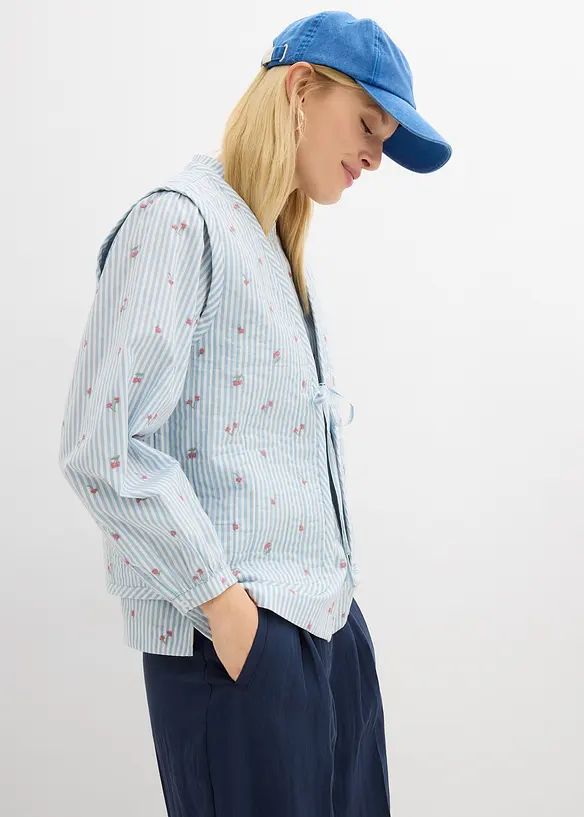 Quiltad v&auml;st med blombroderi, bonprix