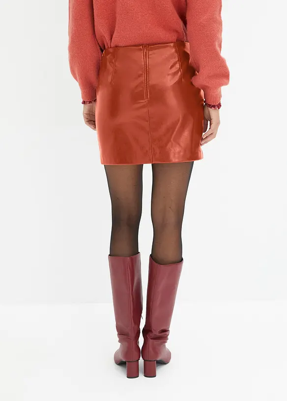 Kort kjol i skinnimitation, bonprix