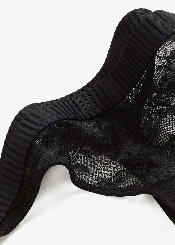 Stringtrosa med mjuk spets, bonprix