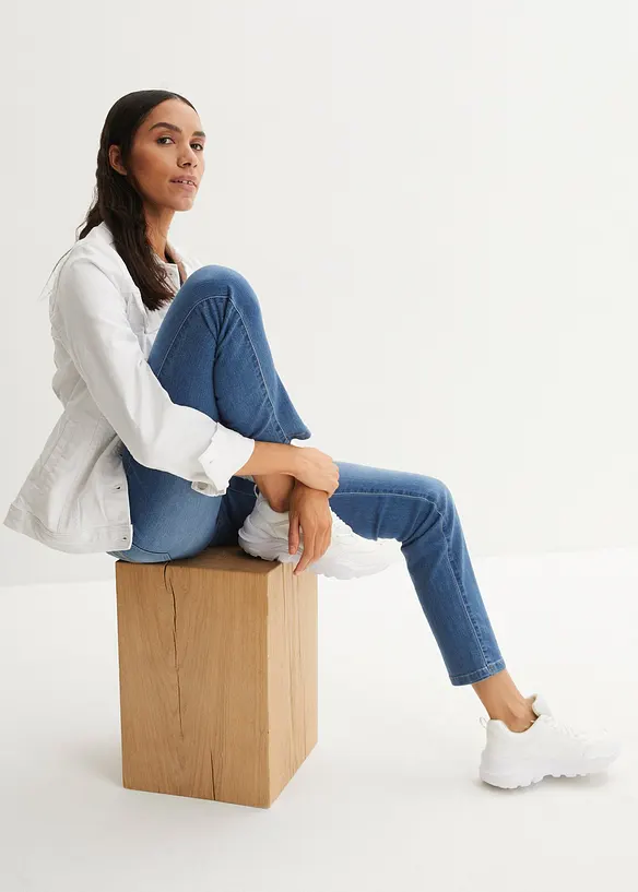 Stretchjeans Straight Mid Waist, bonprix