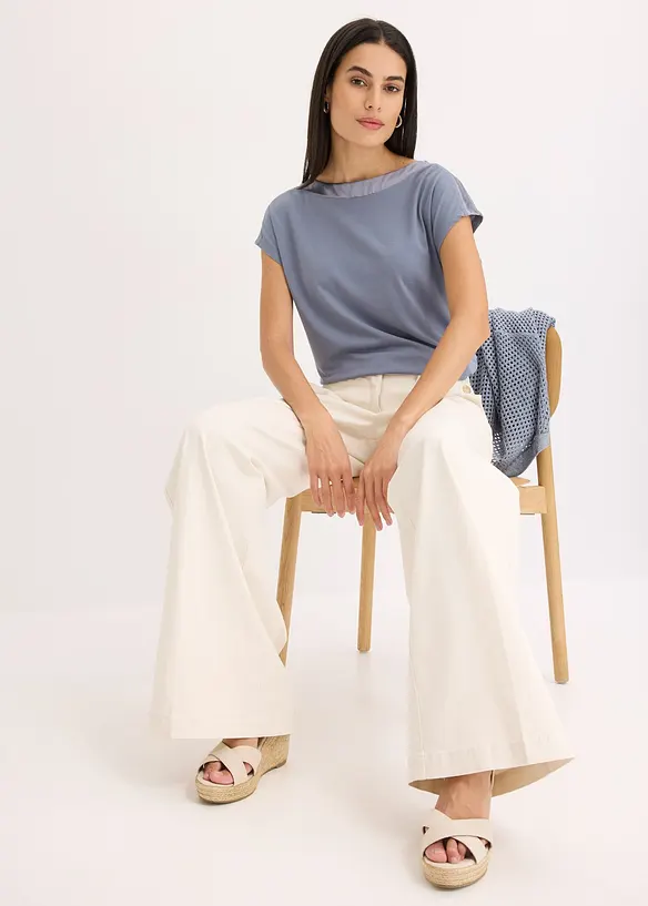 Topp med satindetaljer p&aring; axlarna, bonprix