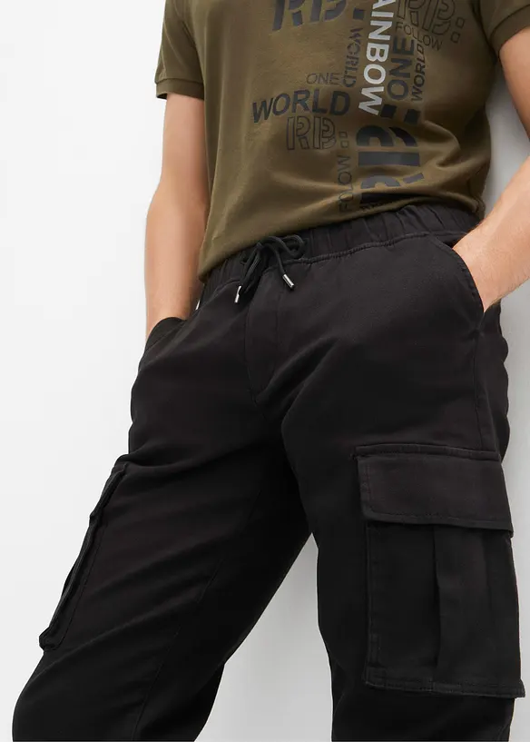 Cargobyxa i dra p&aring;-modell med raka ben, normal passform, bonprix