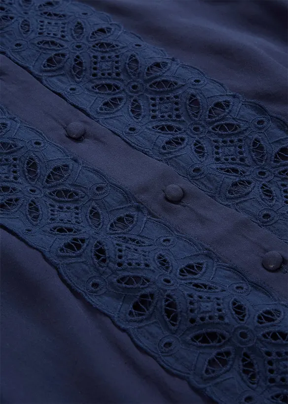 Blus med spets i mjuk viskosmix, bonprix