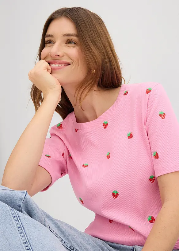 Ribbstickad topp i ekologisk bomull med broderi, bonprix