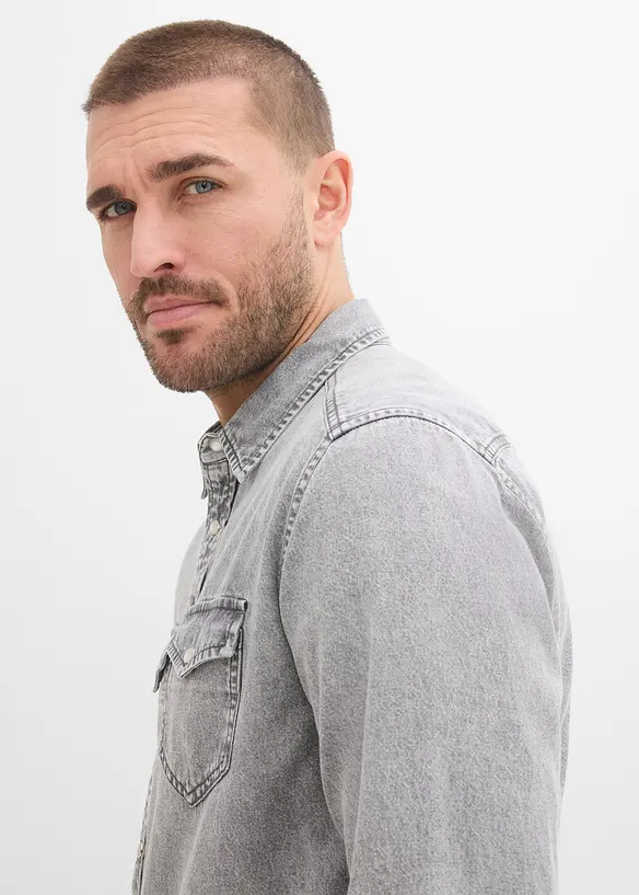 L&aring;ng&auml;rmad jeansskjorta i ekologisk bomull, bonprix