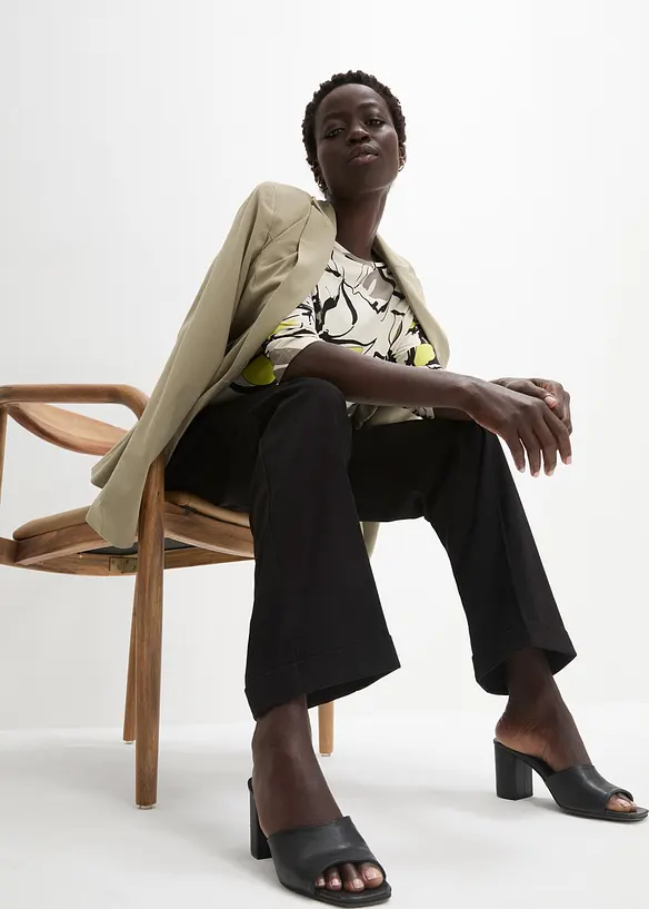 Topp med fladdermus&auml;rmar och blomm&ouml;nster, bonprix