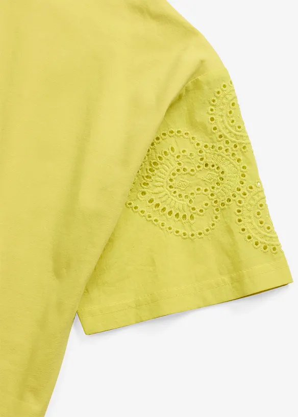 Topp med h&aring;lbroderi, bonprix