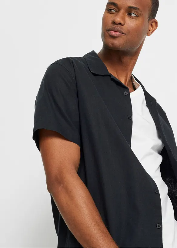 Kort&auml;rmad skjorta i luftig linnemix, avslappnad passform, bonprix