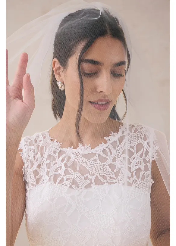 L&aring;ng aftonkl&auml;nning med spets, bonprix