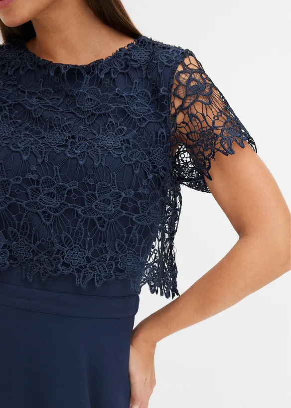 Mellanl&aring;ng kl&auml;nning med spets, bonprix