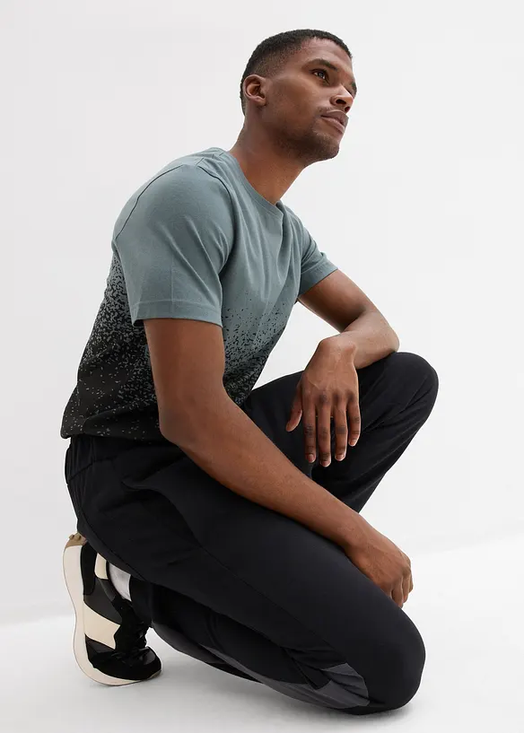 Joggingbyxa med &aring;tervunnen polyester, bonprix