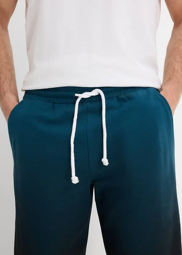 Sweatshorts med olika f&auml;rgnyanser, bonprix