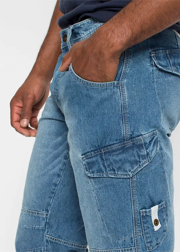 L&aring;nga jeansbermudas i cargomodell av tunt material, Relaxed Fit, bonprix
