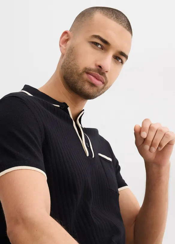 Pik&eacute;tr&ouml;ja med kontrastf&auml;rgade detaljer, bonprix