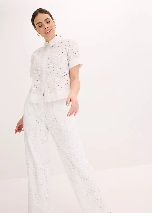 Blus med h&aring;lbroderi, bonprix