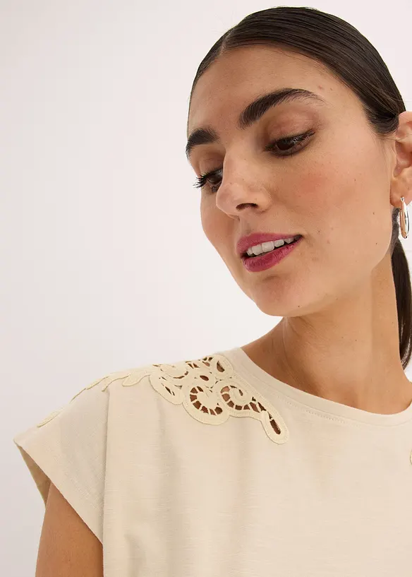 Topp med spetsdetaljer, bonprix