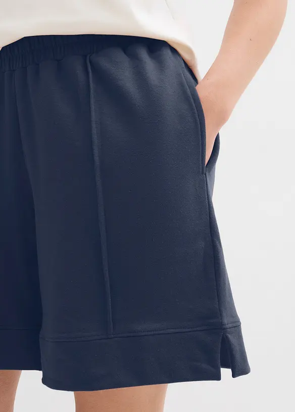 Sweatshirtshorts i bomullsmix, bonprix