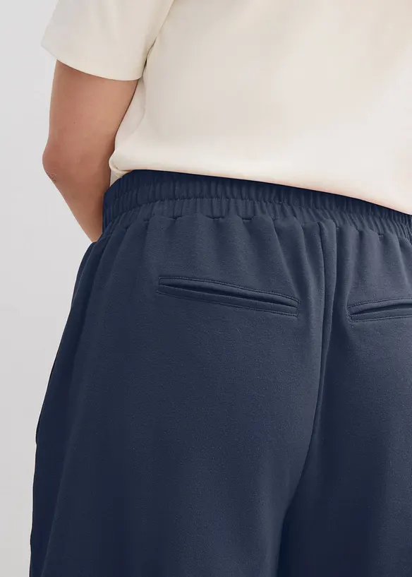 Sweatshirtshorts i bomullsmix, bonprix