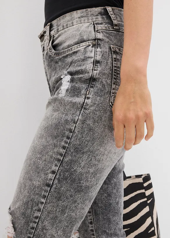 Mom jeans med destroyed-effekter, bonprix