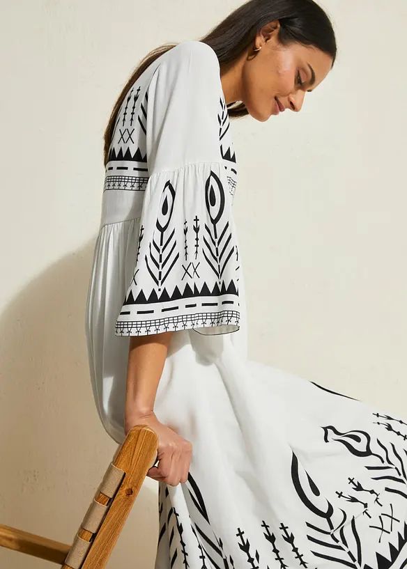 Mellanl&aring;ng kl&auml;nning i f&ouml;ljsam viskos, bonprix