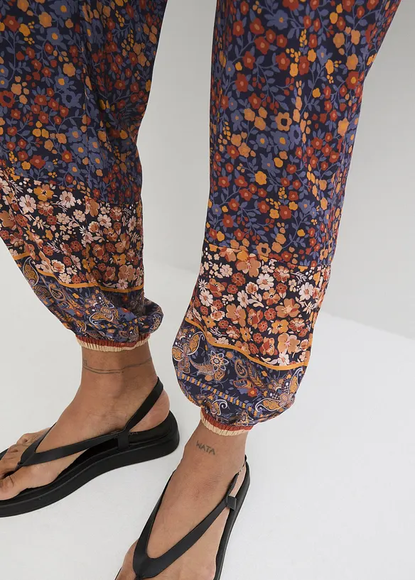 Vid dra p&aring;-viskosbyxa i viskos med smockad midja, bonprix