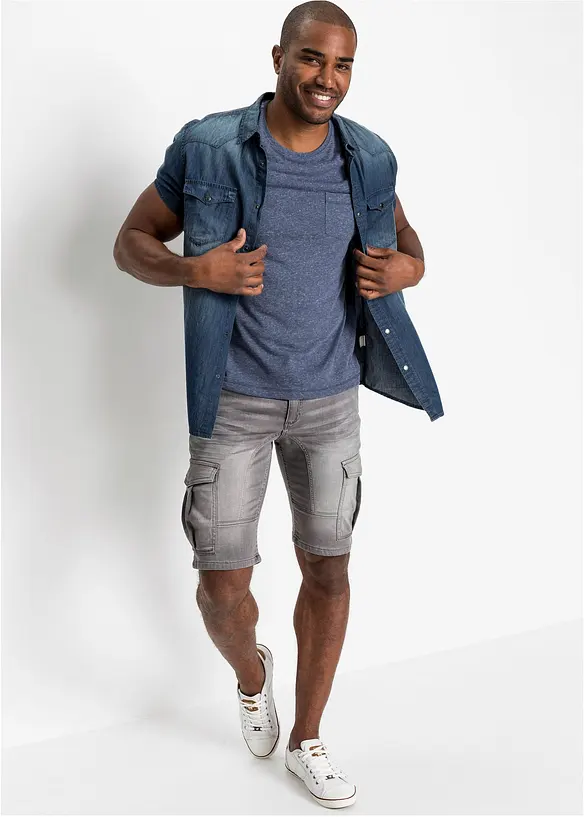 Kort&auml;rmad jeansskjorta i ekologisk bomull, smal passform, bonprix