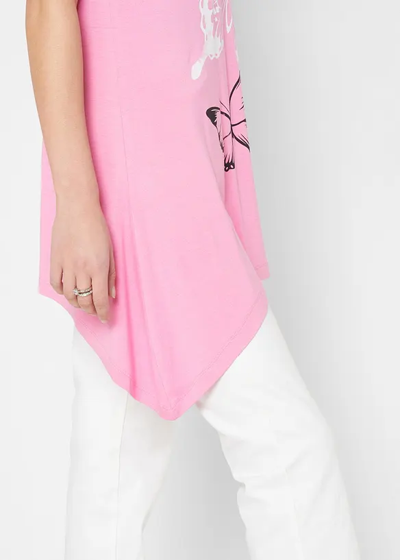 L&aring;ng topp  med flikig nederkant fj&auml;rilsm&ouml;nster, bonprix