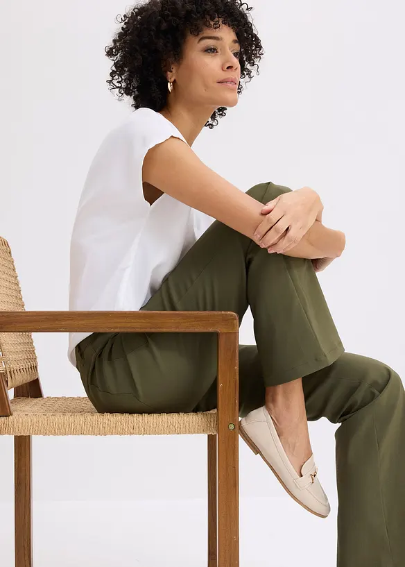 Stretchbyxa i bootcutmodell, bonprix