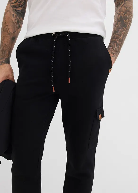 Joggingbyxa i cargomodell, av ekologisk bomull, bonprix