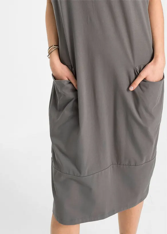 Jerseykl&auml;nning med fickor, bonprix