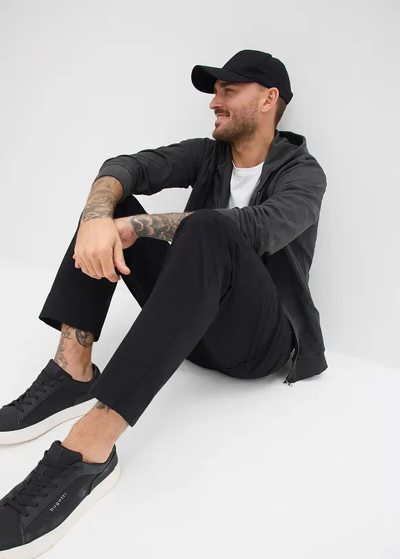 Stretchbyxa med bekv&auml;m midja, avslappnad passform, raka ben, bonprix