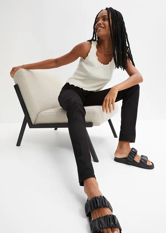 Stretchig twillbyxa, bonprix