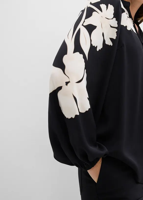 Blustunika av satin med mjukt fall, bonprix