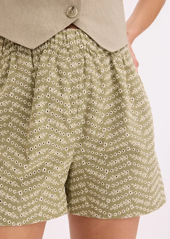 Shorts med h&aring;lbroderi, bonprix