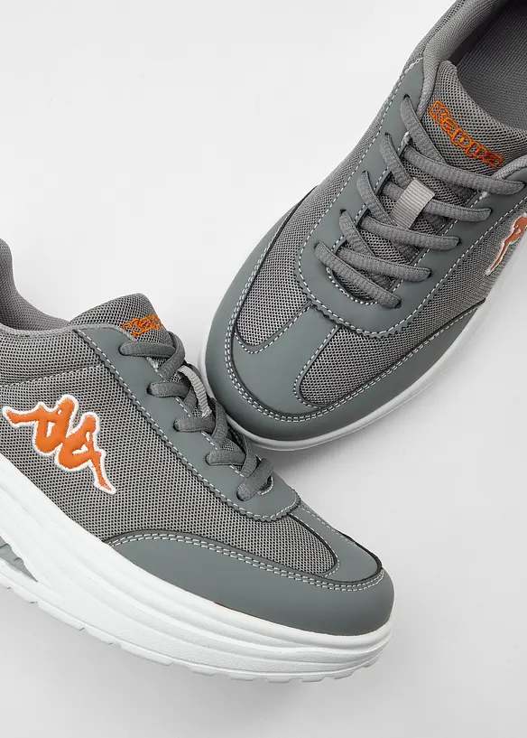 Sneakers med l&auml;tt plat&aring;sula fr&aring;n Kappa, Kappa