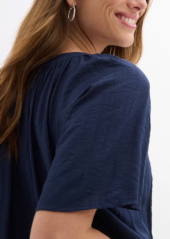 Kort&auml;rmad blus av krinklat material med strukturyta, bonprix