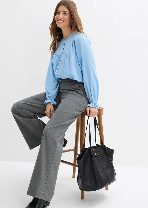 Blus i f&ouml;ljsam viskos, bonprix