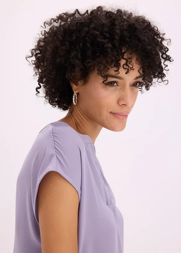 Ledig satinblus med &ouml;verskurna &auml;rmar, bonprix