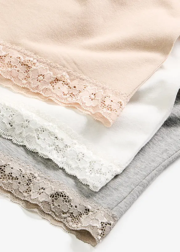 En f&ouml;rm&aring;nlig f&ouml;rpackning med boxertrosor med l&aring;nga ben i ett mjukt material, bonprix