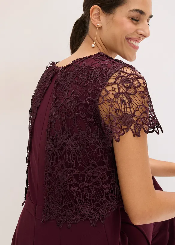 Jumpsuit av stabil trik&aring; med spets, bonprix