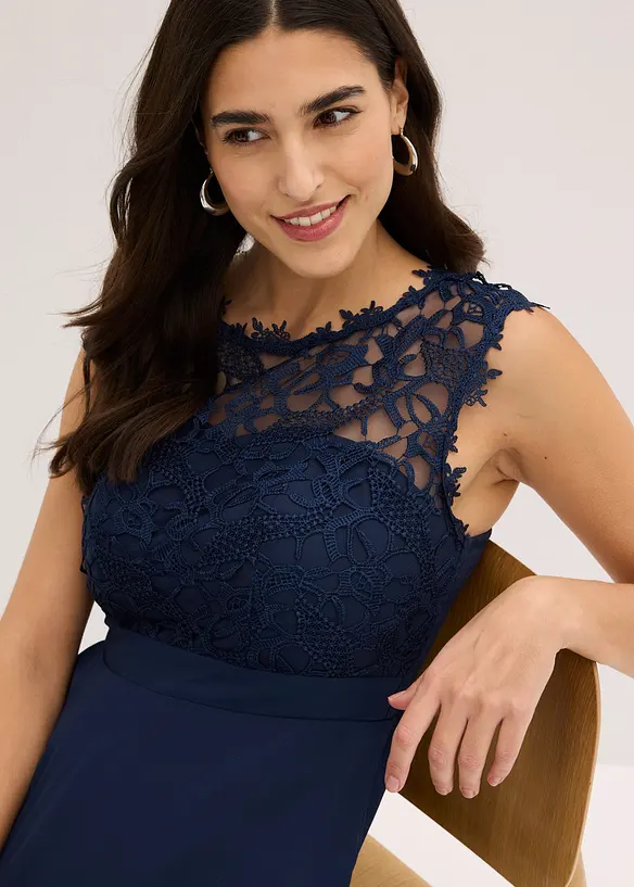 L&aring;ng aftonkl&auml;nning med spets, bonprix