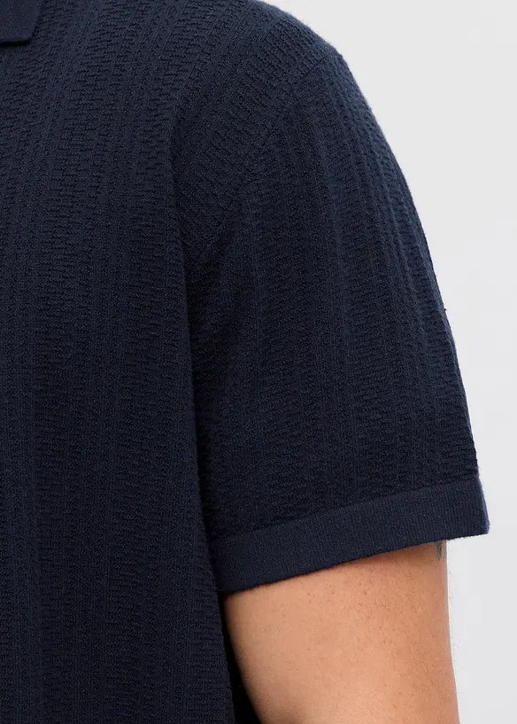 Stickad T-shirt med krage fr&aring;n JJ REBEL, JJ REBEL