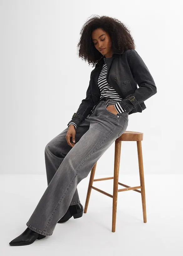 Straight jeans, Loose modell med High Waist, bonprix