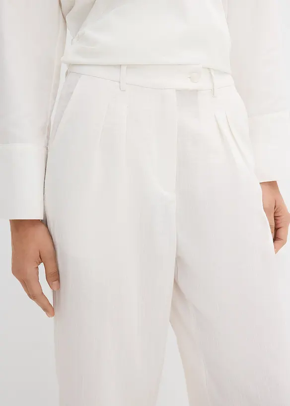 Byxa med dekorativ knapp, av viskosmix, bonprix