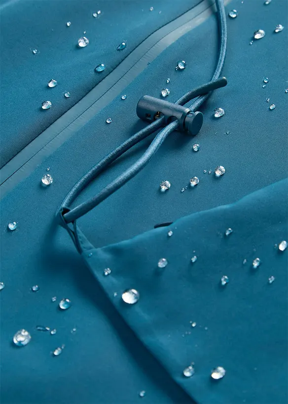 L&auml;tt regnkappa med f&ouml;rvaringsp&aring;se, bonprix