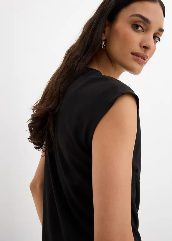 Topp av viskosmix, med asymmetrisk nederkant, bonprix