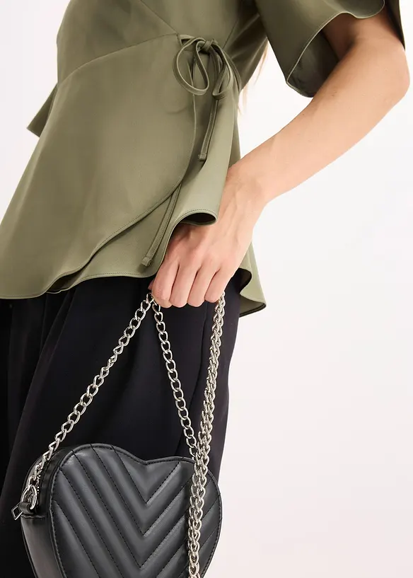 Kort&auml;rmad blus med djup ringning, bonprix