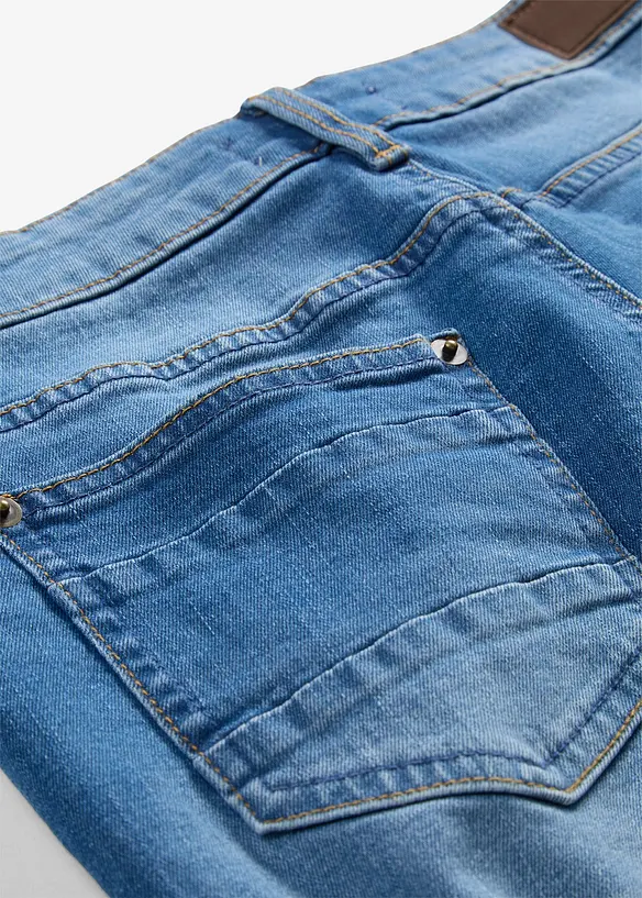 Stretchiga jeansbermudas med f&auml;rgade uppvikta benslut, bonprix